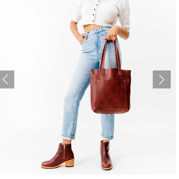 Portland leather crossbody tote - Picture 3 of 12